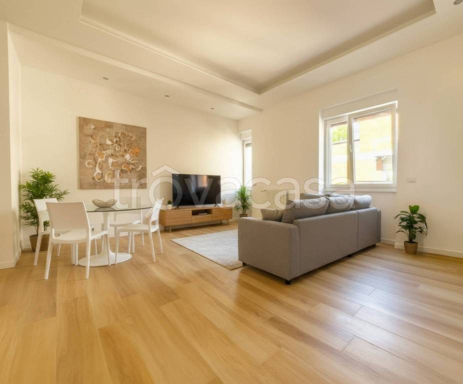 appartamento in vendita a Roma in zona Ardeatino