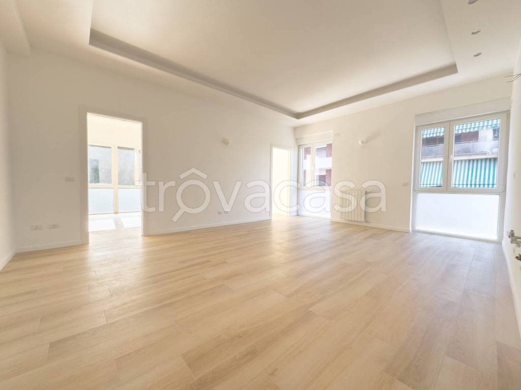 appartamento in vendita a Roma in zona Ardeatino