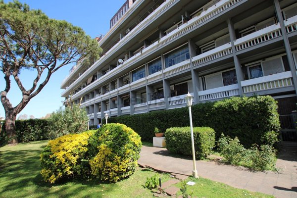 appartamento in vendita a Roma in zona Ostia
