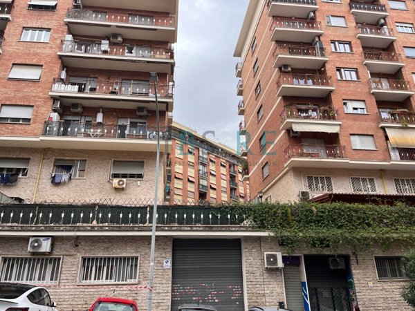 locale di sgombero in vendita a Roma in zona Collatino