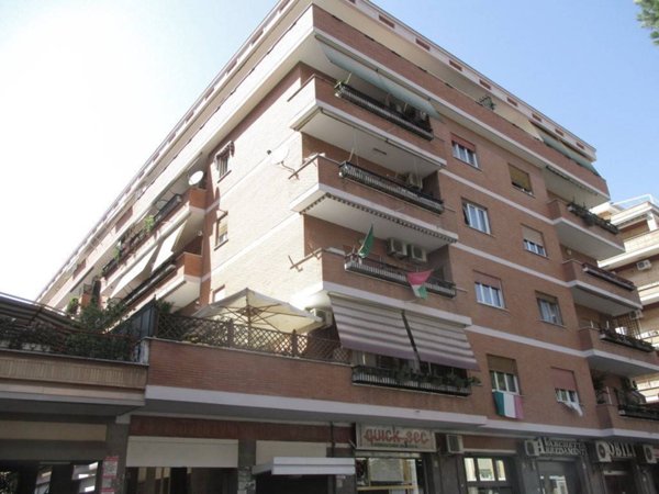 appartamento in vendita a Roma in zona Ostia