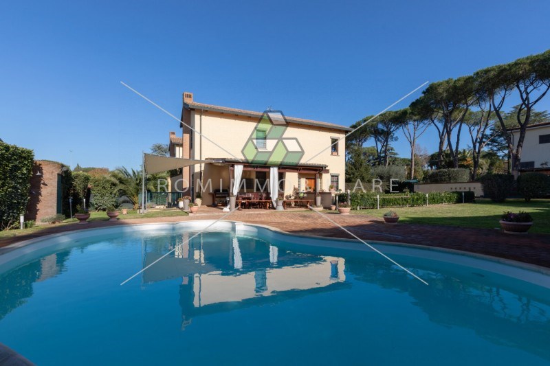 casa indipendente in vendita a Roma in zona Casal Monastero