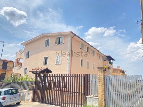 appartamento in vendita a Roma in zona Ponte di Nona