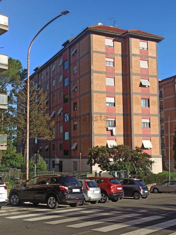 appartamento in vendita a Roma in zona Torre Spaccata