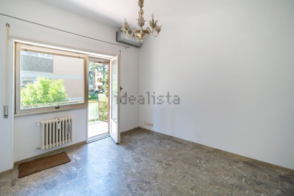 appartamento in vendita a Roma in zona Tomba di Nerone