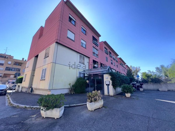 appartamento in vendita a Roma in zona Mostacciano