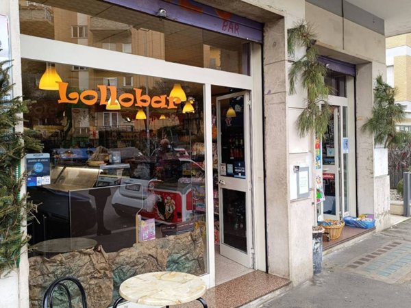 negozio in vendita a Roma in zona Monte Sacro/Talenti