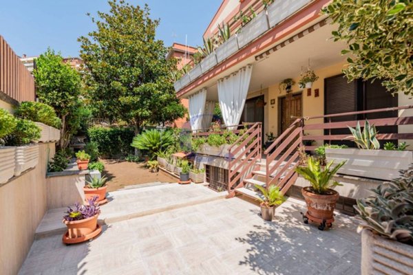 casa indipendente in vendita a Roma in zona Primavalle