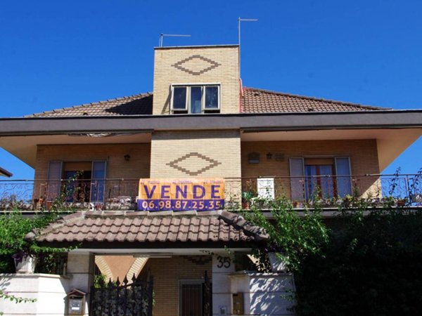 appartamento in vendita a Roma in zona Casal Morena