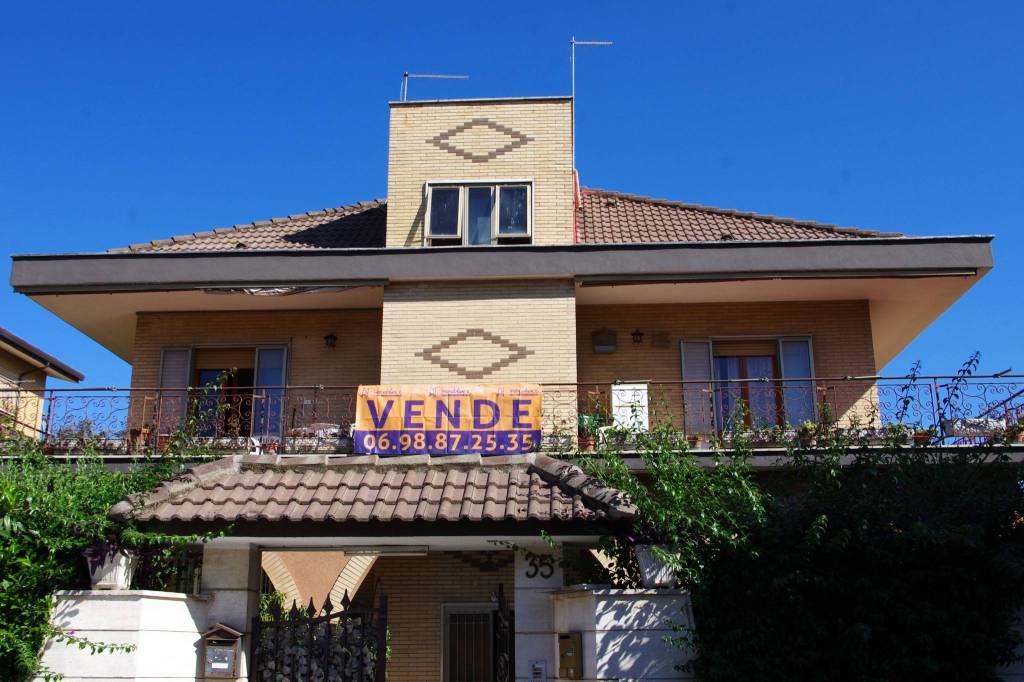 appartamento in vendita a Roma in zona Casal Morena