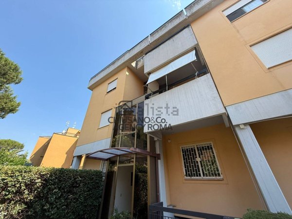 appartamento in vendita a Roma in zona Casal Morena