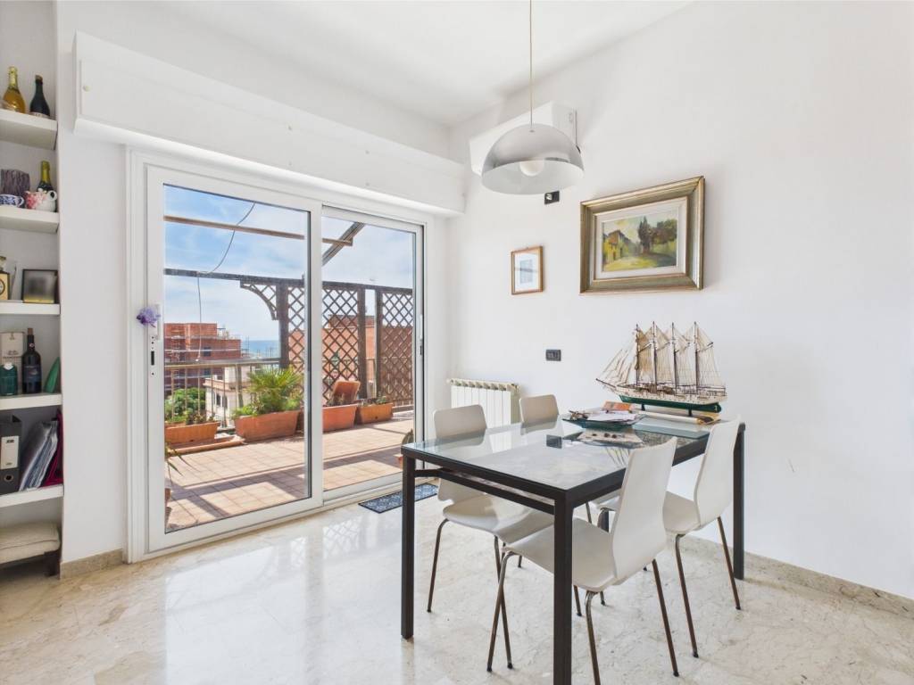 appartamento in vendita a Roma in zona Ostia Antica