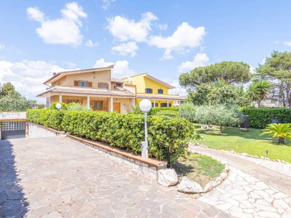 casa indipendente in vendita a Roma in zona Casal Monastero