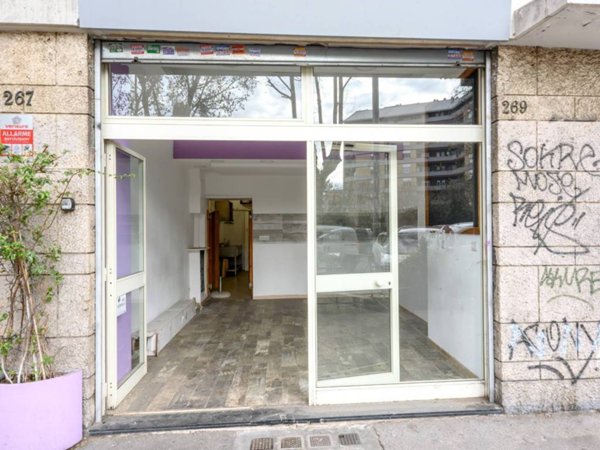 negozio in vendita a Roma in zona Ostiense