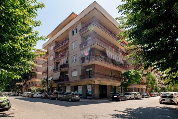 appartamento in vendita a Roma in zona Ostia
