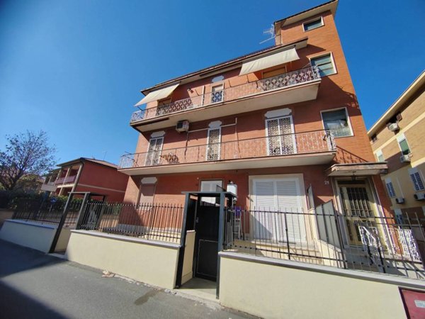 appartamento in vendita a Roma in zona Casal Morena