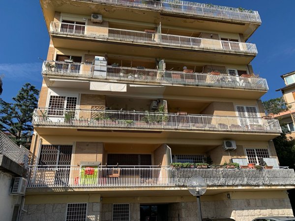 appartamento in vendita a Roma in zona Tor di Quinto
