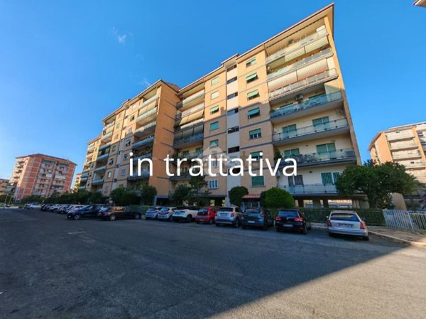 appartamento in vendita a Roma in zona Torre Spaccata
