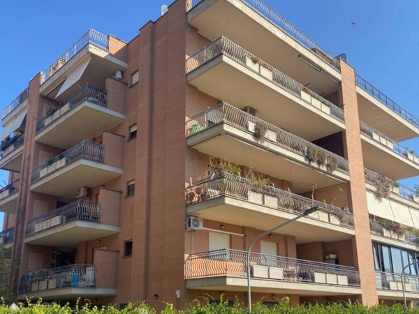 appartamento in vendita a Roma in zona Massimina/Casal Lumbroso