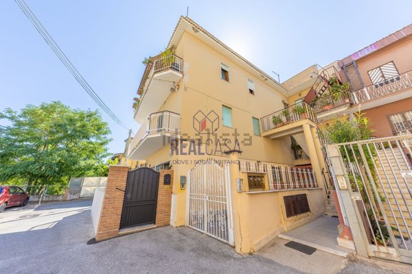 appartamento in vendita a Roma in zona Romanina