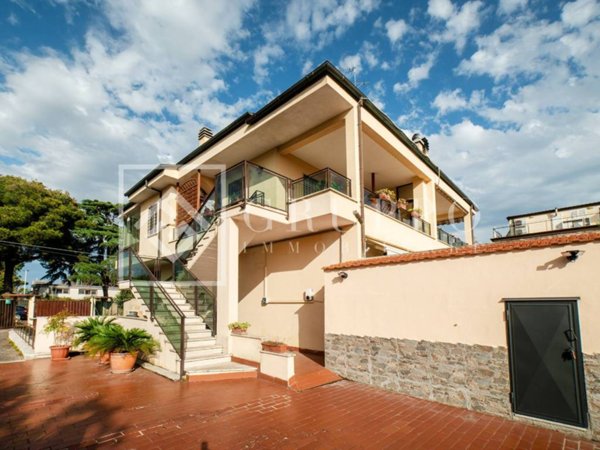 casa indipendente in vendita a Roma in zona Axa