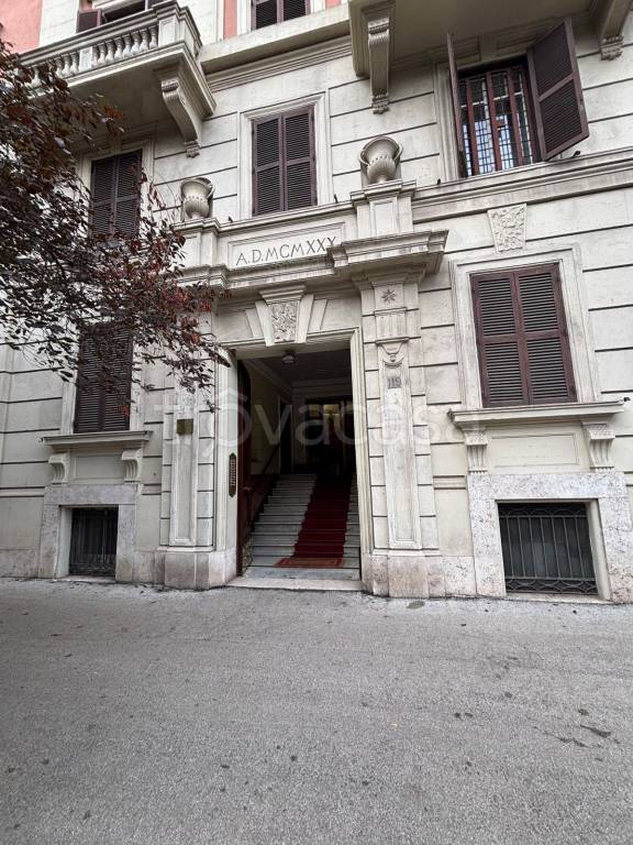 appartamento in vendita a Roma in zona Ostiense