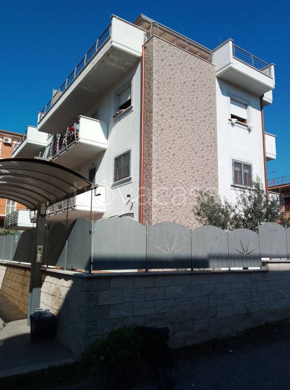 appartamento in vendita a Roma in zona Finocchio