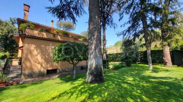 casa indipendente in vendita a Roma in zona Ardeatino