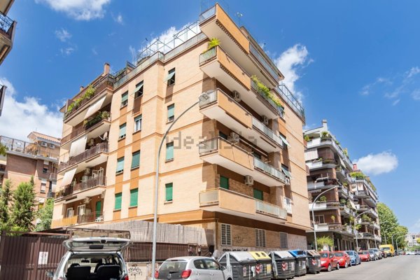 appartamento in vendita a Roma in zona Monte Sacro/Talenti