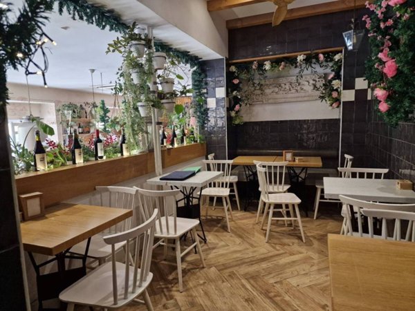negozio in vendita a Roma in zona Trieste