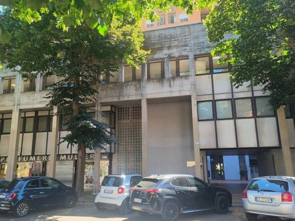 ufficio in vendita a Roma in zona Mezzocammino