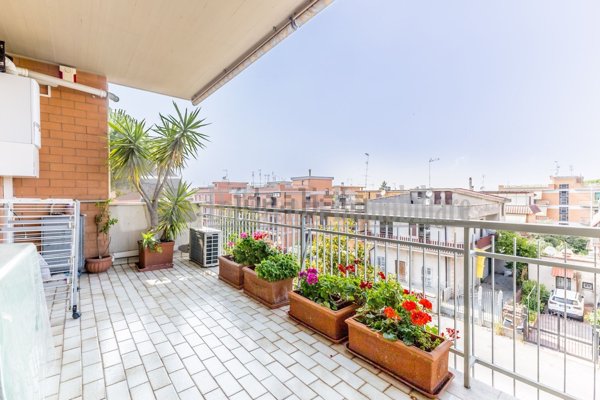 appartamento in vendita a Roma in zona Finocchio