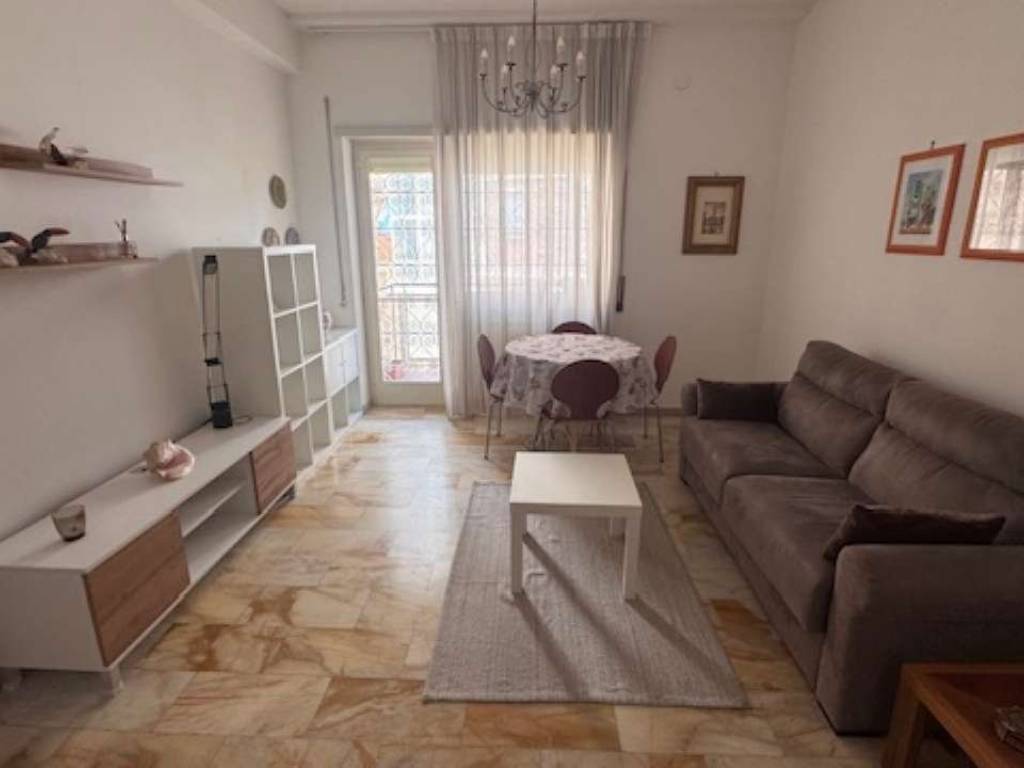 appartamento in vendita a Roma in zona Castel Fusano