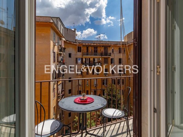 appartamento in vendita a Roma in zona Appio Latino