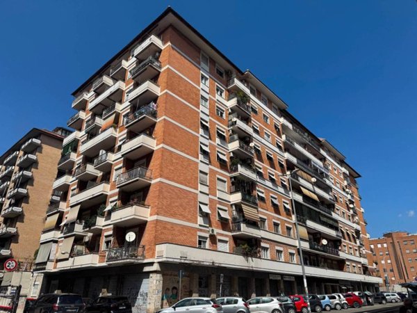 appartamento in vendita a Roma in zona Tuscolano