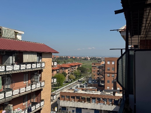 appartamento in vendita a Roma in zona Tuscolano