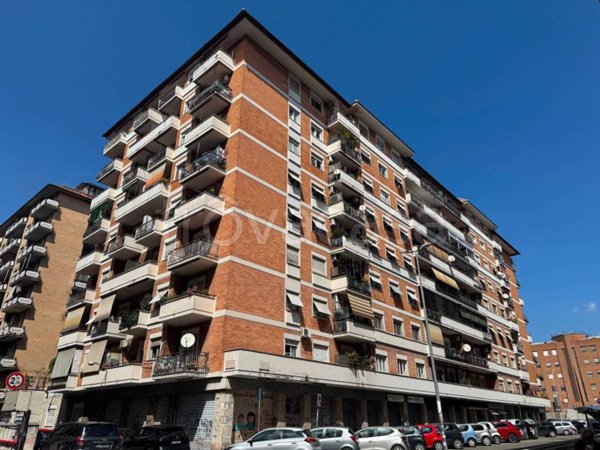 appartamento in vendita a Roma in zona Tuscolano