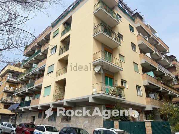 appartamento in vendita a Roma in zona Ostia