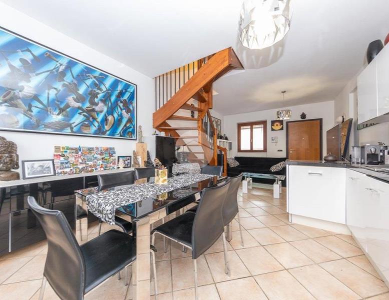 casa indipendente in vendita a Roma in zona Giardini di Corcolle