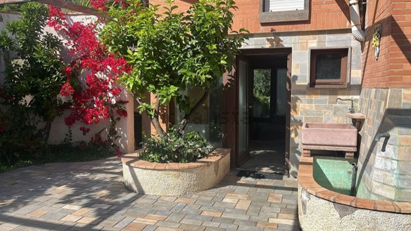 casa indipendente in vendita a Roma in zona Axa