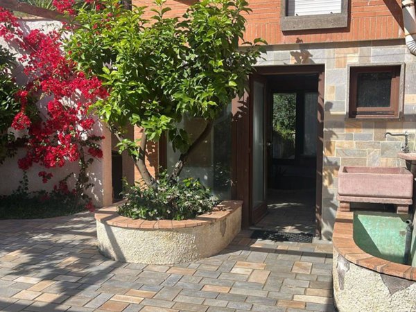 casa indipendente in vendita a Roma in zona Axa