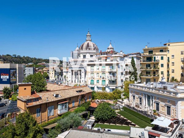 appartamento in vendita a Roma in zona Della Vittoria