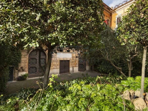 appartamento in vendita a Roma in zona Centro Storico