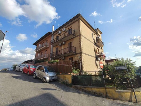 appartamento in vendita a Roma in zona Prima Porta