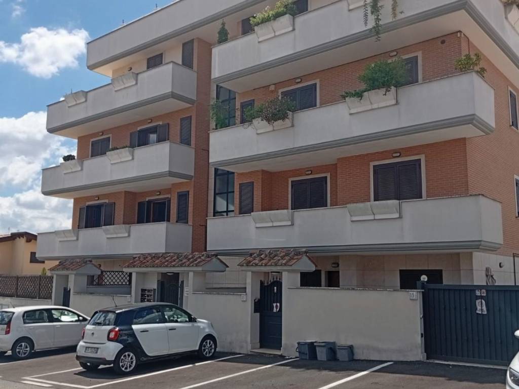 appartamento in vendita a Roma in zona Casalotti