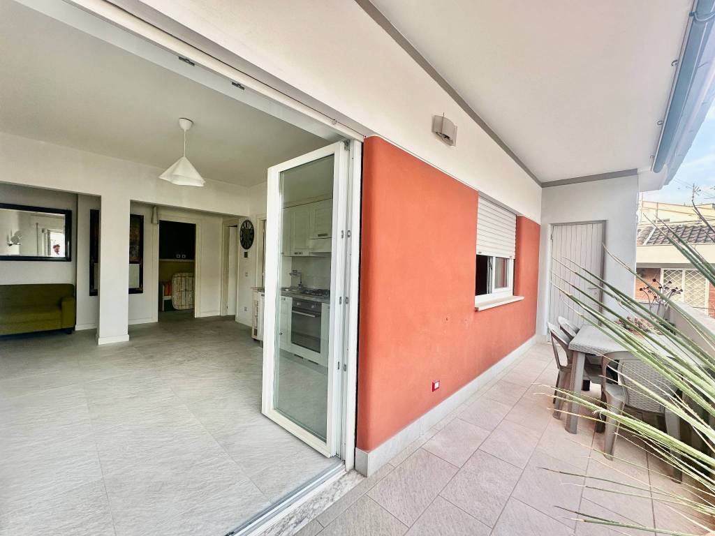 appartamento in vendita a Roma in zona Appio Claudio