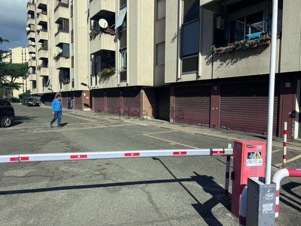 locale commerciale in vendita a Roma in zona Collatino