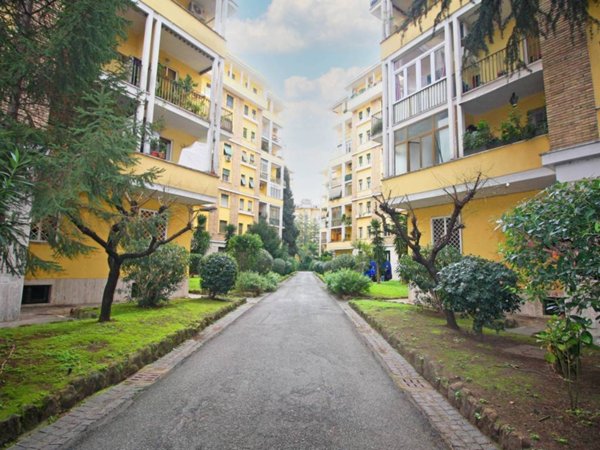 appartamento in vendita a Roma in zona Ostiense