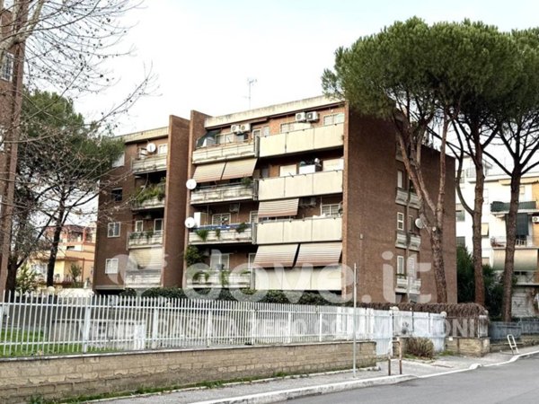 appartamento in vendita a Roma in zona Ponte Mammolo