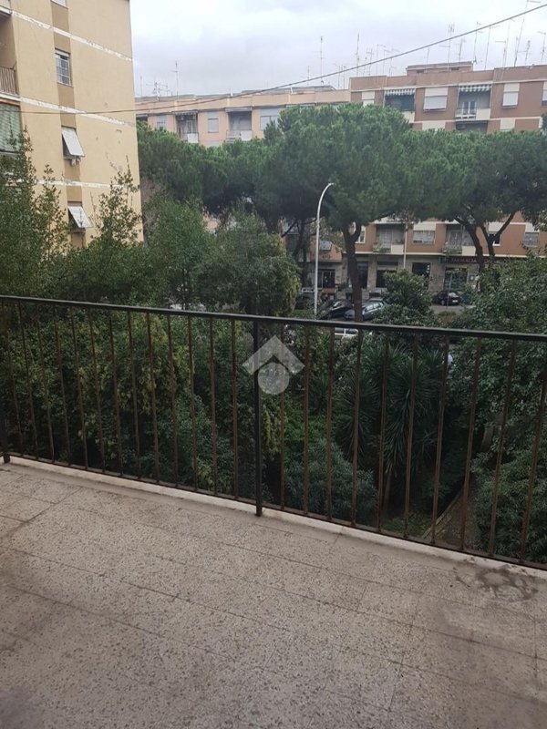 appartamento in vendita a Roma in zona Ostiense